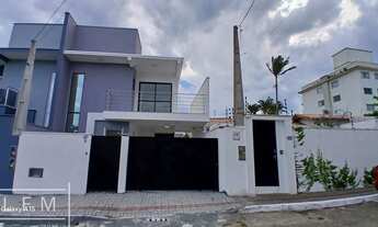 Imagem 2: Sobrado alto padrão em Penha Sc próximo do mar