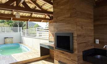 Imagem 3: Casa com piscina a venda em Navegantes Sc