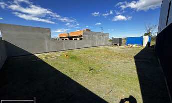 Imagem 4: Terreno pronto para construir em rua calcada