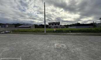 Imagem: Terreno pronto para construir