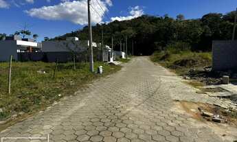 Imagem 7: Terreno pronto para construir em rua calcada