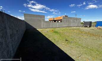 Imagem 3: Terreno pronto para construir em rua calcada