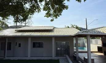 Imagem: Casa com piscina a venda em Navegantes Sc