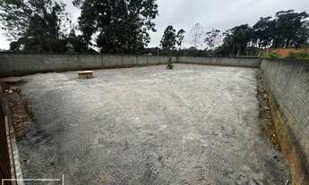 Imagem 3: Terreno pronto para construir todo murado