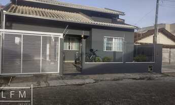 Imagem: Casa com piscina em Penha Sc