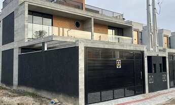 Imagem 2: Sobrado triplex a venda em Balneário Piçarras SC