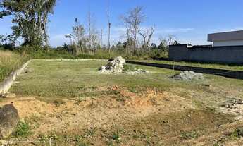 Imagem: Terreno pronto para construir