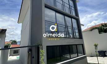 Imagem: Casa com piscina totalmente reformada alto