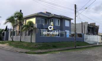 Imagem: LINDA CASA DE ESQUINA EM CAPÃO A UMA QUADRA