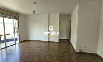 Imagem 6: Apartamento Central com 2 Dormitórios + Dependência Completa e Vaga de Garagem!