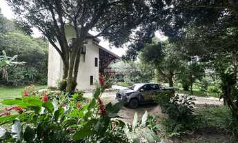 Imagem: Chalé com 110 m², varanda, amplo jardim