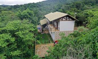 Imagem 2: Casa em condomínio informal com 4 suítes, piscina aquecida e lareira em Mulungu