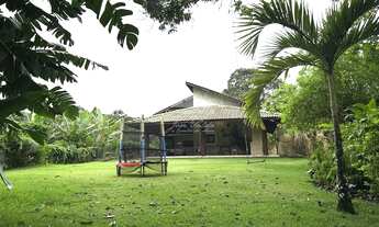 Imagem 2: Chalé com área construída de 149m², 04 amplas suítes deck com varanda, copa e la