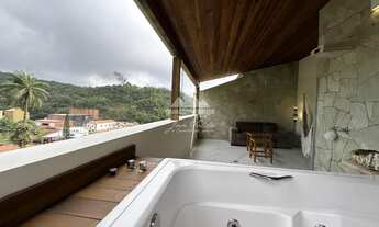 Imagem 2: Apartamento de 135 m² na cobertura, varanda com ofurô e cascata com vista para o