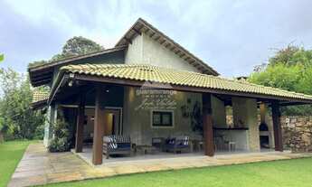 Imagem 3: Chalé com área construída de 149m², 04 amplas suítes deck com varanda, copa e la