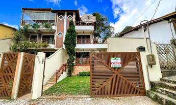 Imagem: Casa triplex de 230m² a venda no Centro