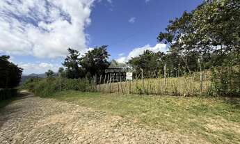 Imagem: Terreno com frente de 24,93m, com uma excelente