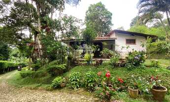 Imagem 2: Sítio com 60 ha, com 06 casas, 08 olhos dgua, 05 barragens e árvores frutíferas