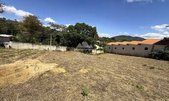Imagem 3: Construa agora em Mulungu: terreno licenciado, cercado e com infraestrutura.”