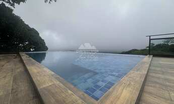 Imagem: Casa incrível com vista e piscina de borda