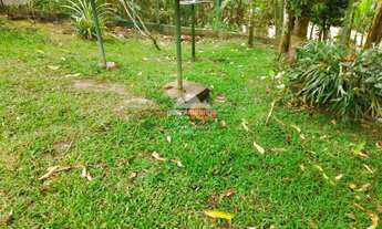 Imagem 4: Sítio de 27 ha, casa principal com 05 suítes, baias de cavalos e lago perene em