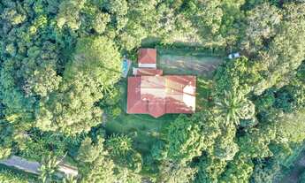 Imagem 4: Casa com 250 m² de área construída com 04 amplas suítes, piscina e mezanino, dis