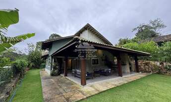 Imagem 4: Chalé com área construída de 149m², 04 amplas suítes deck com varanda, copa e la