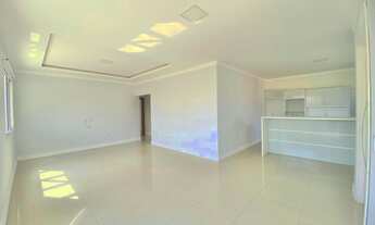 Imagem 3: Casa com três dormitórios e área gourmet em Torres