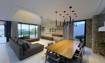 Imagem 3: Casa de alto padrão, nova e mobiliada com 4 suítes e Piscina suspensa em Alphavi