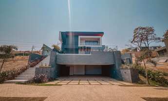 Imagem: Casa moderna com vista definitiva, piscina