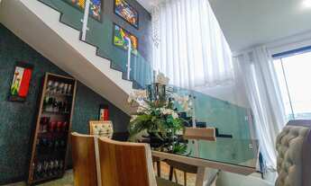 Imagem 4: Casa de alto padrão com piscina e jacuzzi, Residencial Gran Park-Vespasiano/MG