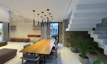 Imagem 4: Casa de alto padrão, nova e mobiliada com 4 suítes e Piscina suspensa em Alphavi