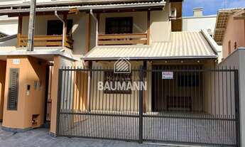 Imagem: SOBRADO EM BOMBAS