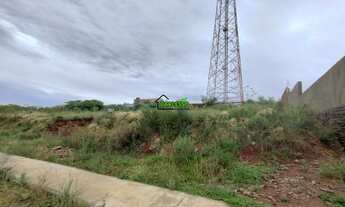 Imagem: Amplo terreno, 660M² de Área Total