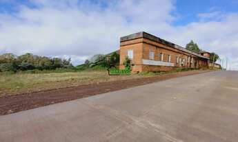 Imagem 2: Terreno com Pavilhão