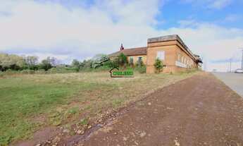 Imagem: Terreno com Pavilhão