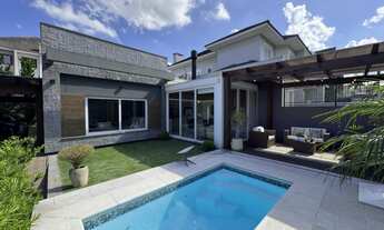 Imagem: Casa térrea com piscina no Jardim Europa