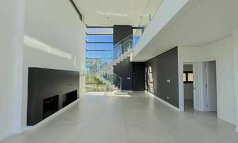 Imagem 3: Casa em Condomínio Fechado com 3 dormitórios, lareira e vista panorâmica