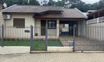 Imagem: Casa aconchegante com amplo pa tio no bairro