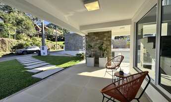 Imagem 3: Casa de 4 dormitórios espetacular no Costa Leste