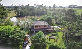 Imagem: Belíssima chácara com casa, piscina e