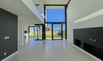 Imagem 2: Casa em Condomínio Fechado com 3 dormitórios, lareira e vista panorâmica