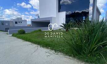 Imagem: Casa de Alto Patrão em Condomínio Fechado