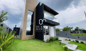 Imagem: Casa semimobiliada, com piscina, no bairro