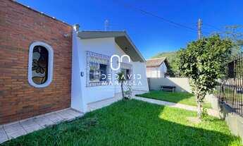 Imagem: Linda casa com terraço e churrasqueira