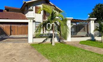 Imagem: Casa à venda em Camobi, de 3 suítes, piscina