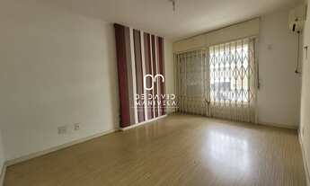 Imagem: 3 quartos, 2 banheiros sendo 1 suíte, próximo