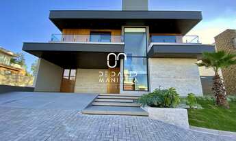 Imagem: Casa de alto padrão em Camobi