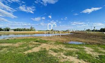 Imagem: Terreno amplo em condomínio fechado em