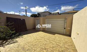 Imagem 2: Vendo casa de 4/4 sendo 02 suítes no Bairro Recreio (Vila Emurc) com 03 vagas de